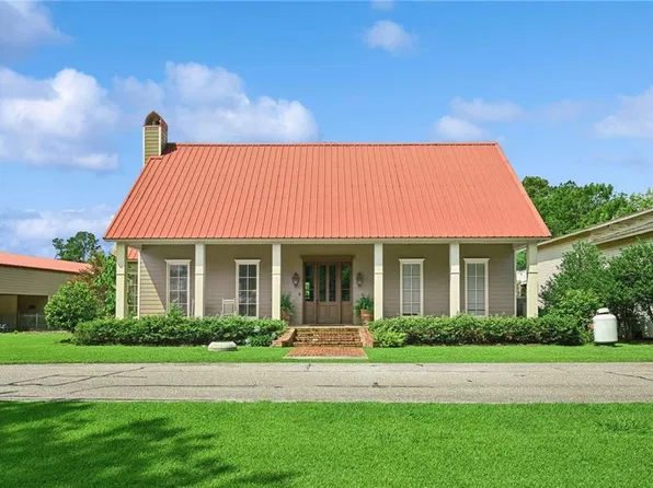 31702 River Pines Dr, Springfield, LA 70462