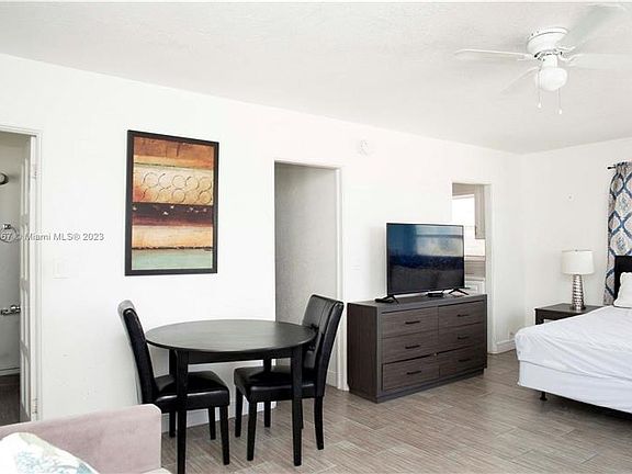 5th image of 4109 N Ocean Dr #11