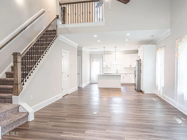 315 Mashie Ct — Photo 9