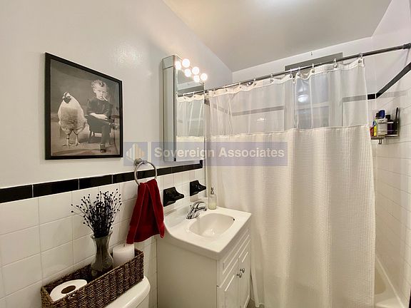 5th image of 216 W 102nd St APT 4B