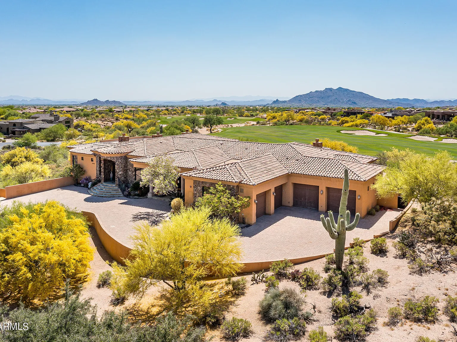 5 bed, 5.5 bath, 6693 sqft, $18,000 — Photo 3