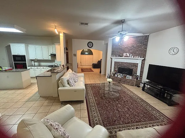 321 Roy Rogers Ln — Photo 4
