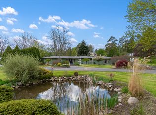 1 White Springs Cir, Geneva, NY 14456