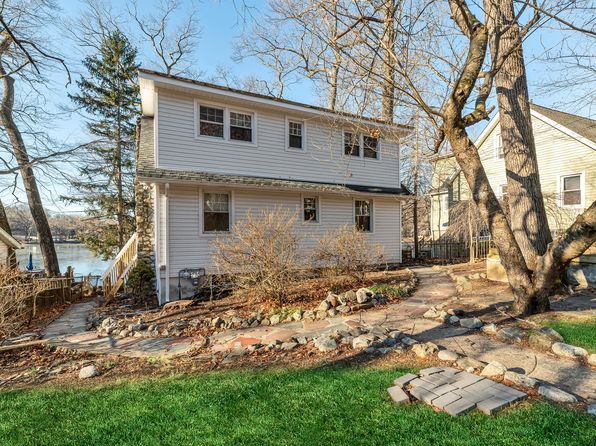 103 Upper Lakeview Ave