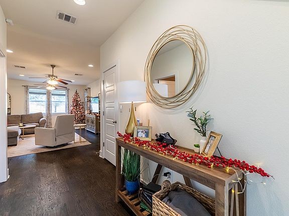 4th image of 716 Bernstein St #5