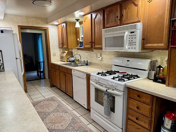 5th image of 21722 Cussewago St