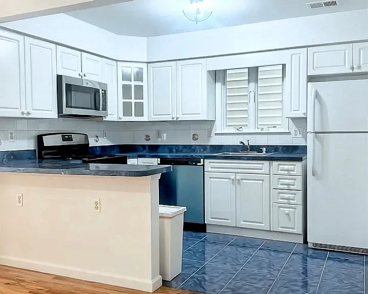 113 Palisade Ave #1 — Photo 1