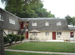 499 W San Antonio St, Lockhart, TX 78644