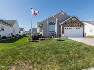 3 Vienna Dr, Toms River, NJ 08757