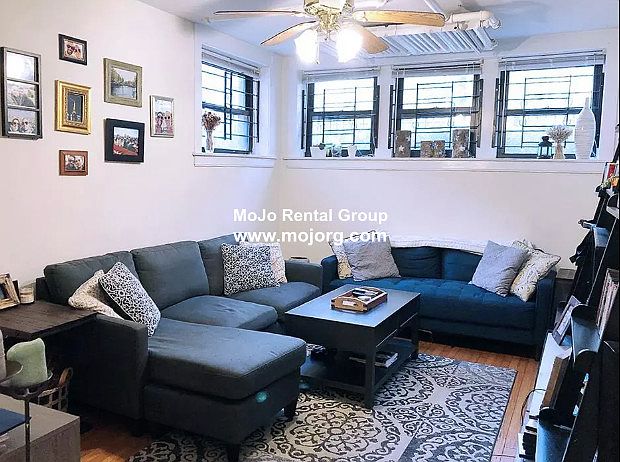 1st image of 3501 N Greenview Ave #Gdn