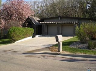 1100 E Tomar Rd, Sioux Falls, SD 57105