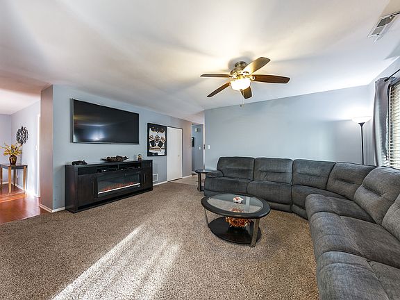 5th image of 2331 Sunnydale Dr