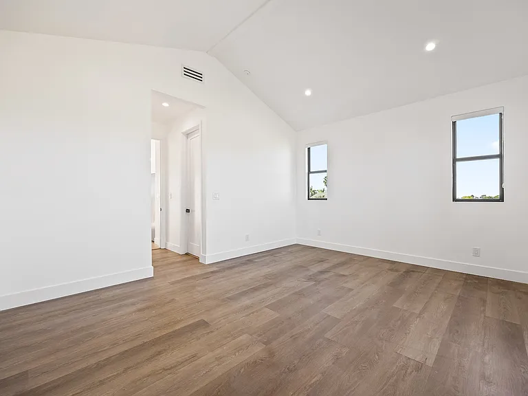 212 W 64th St #B — Photo 35