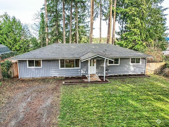 3rd image of 4820 Aqua Drive E