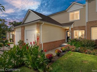 11313 Woodruff Lake Dr, Brighton, MI 48116