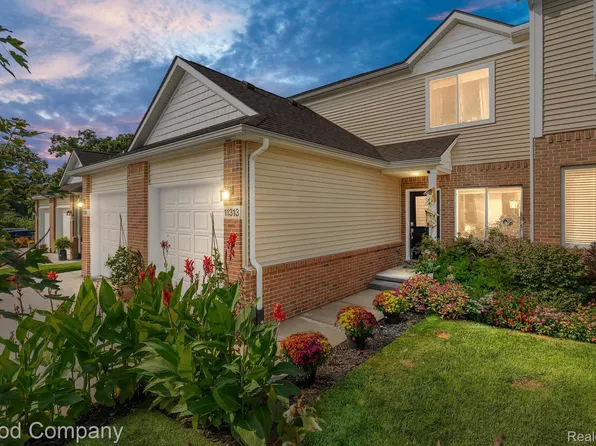 11313 Woodruff Lake Dr, Brighton, MI 48116