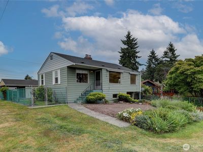 9256 Phinney Avenue N, Seattle, WA, 98103