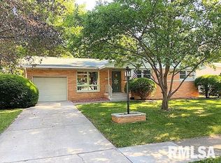 2065 Cambridge Rd, Springfield, IL 62704