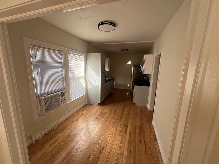 5117 Mission Ave — Photo 5