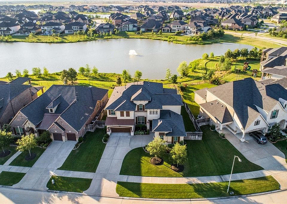 1st image of 27722 Burnett Hills Ln