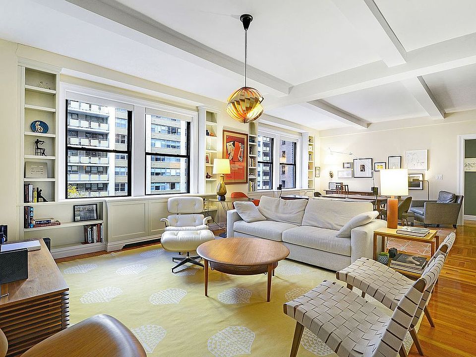 1st image of 20 W 72nd St #601