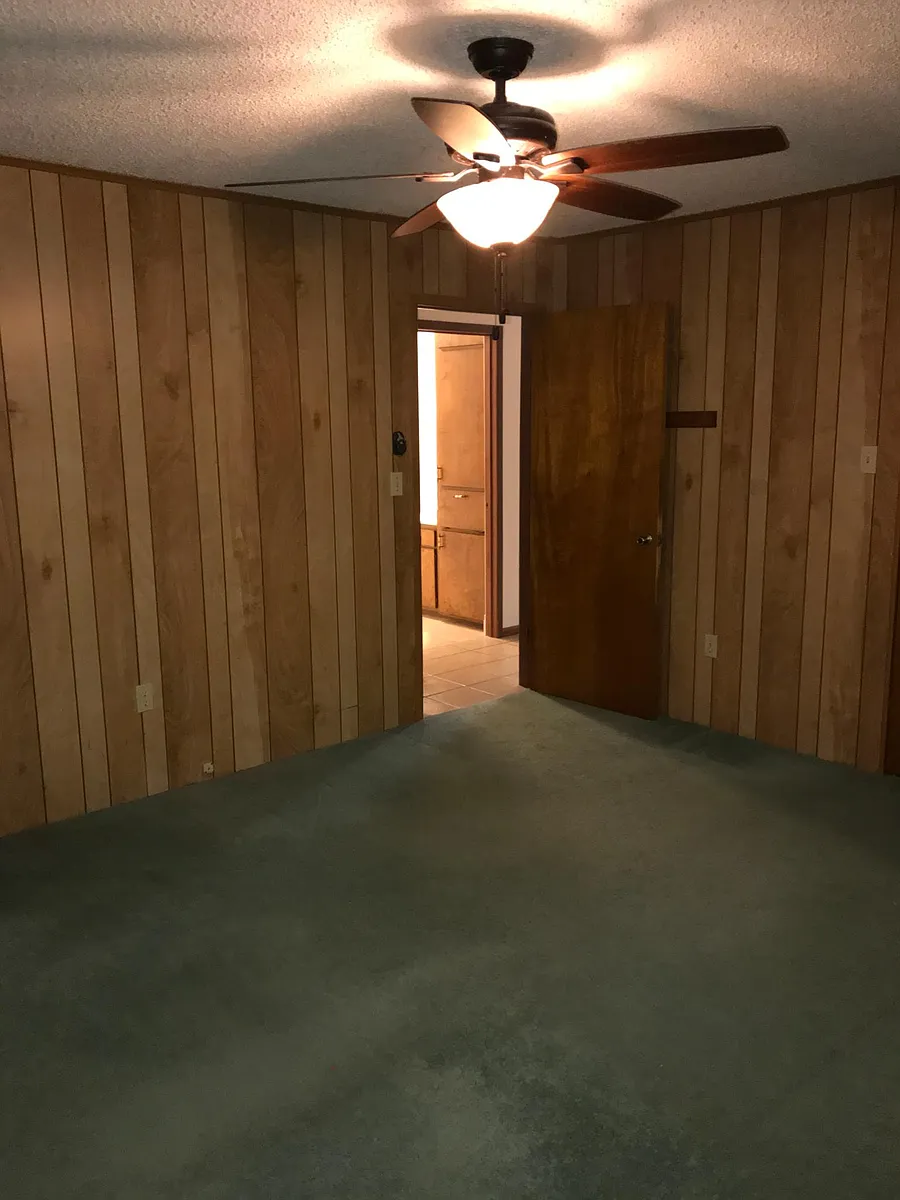 Building Photo - 705 Possum Trot St