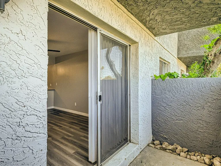 1325 W Guadalupe Rd — Photo 11