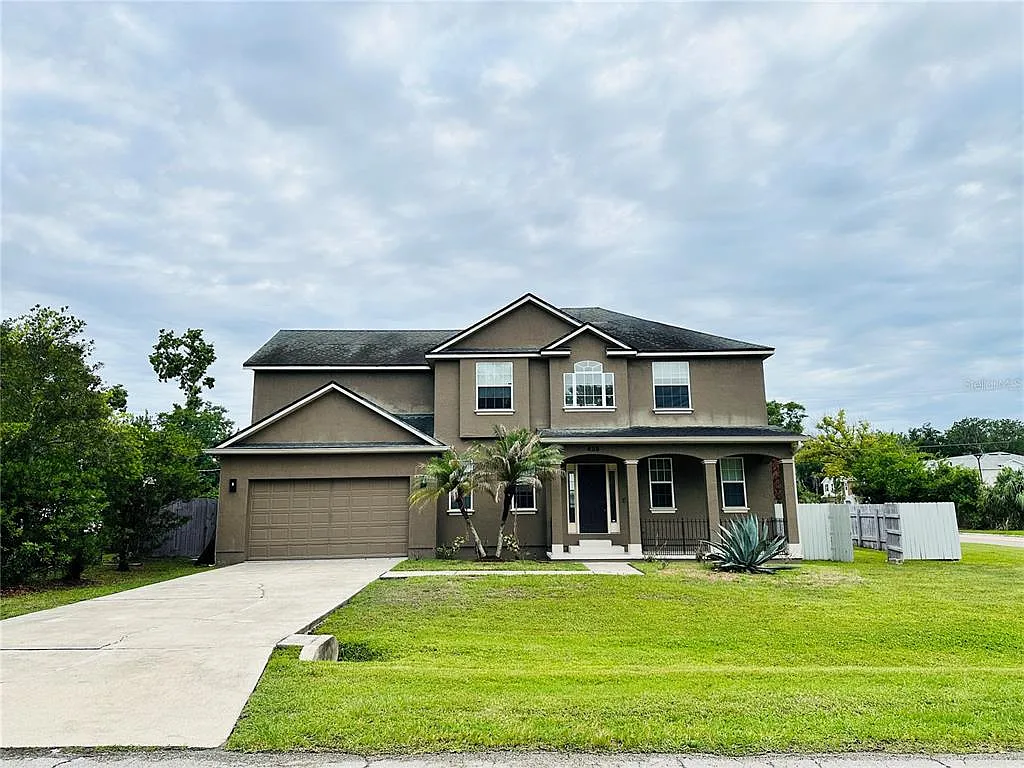 4 bed, 2.5 bath, 2483 sqft, $2,900 — Photo 2