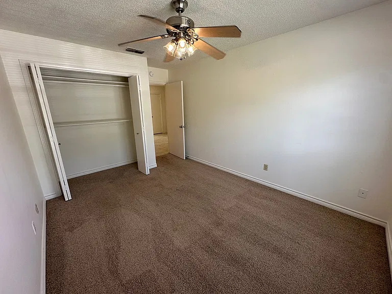 5885 Creek Side Cir — Photo 6
