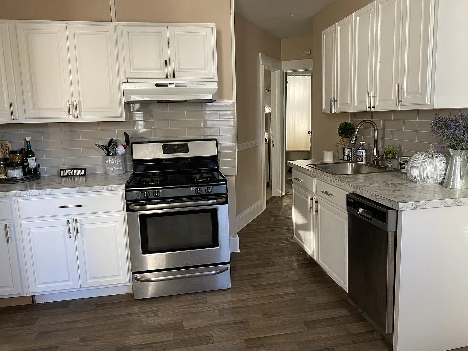 2 bed, 1000 sqft, $1,750 — Photo 4