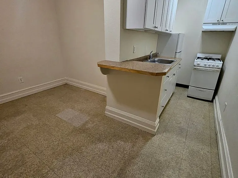 Hudson House — Photo 17