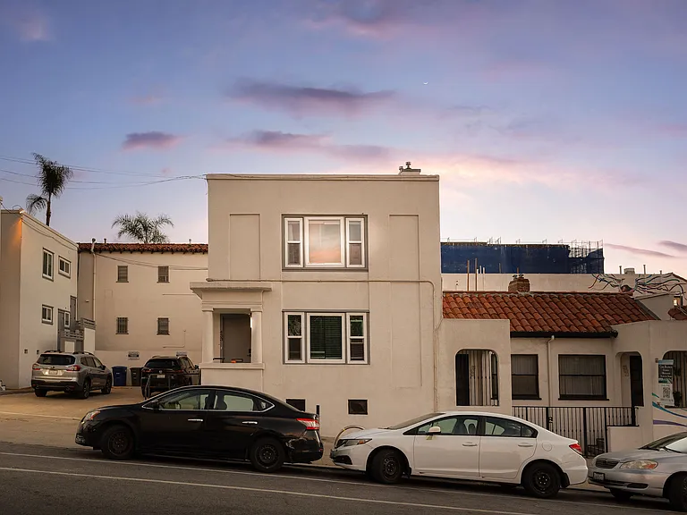 429 Juniper St — Photo 2