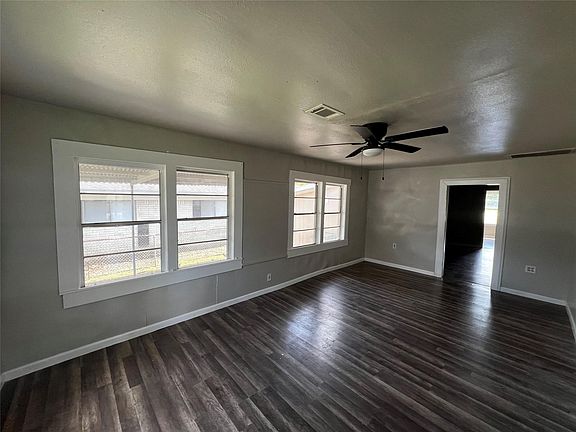 4th image of 3785 Goliad St