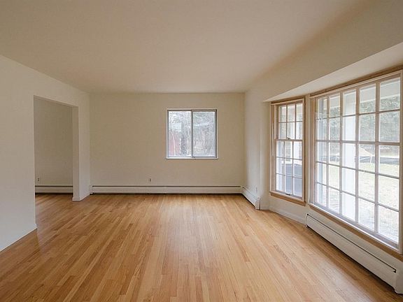 4th image of 2781 Daleview Dr