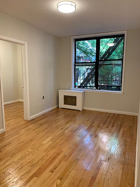 1st image of 208 Thompson St APT 6