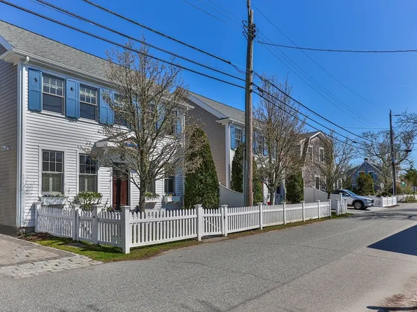 45 Ocean Ave #45, Harwich Pt, MA 02646