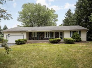 4845 Clearview Dr, Williamsville, NY 14221