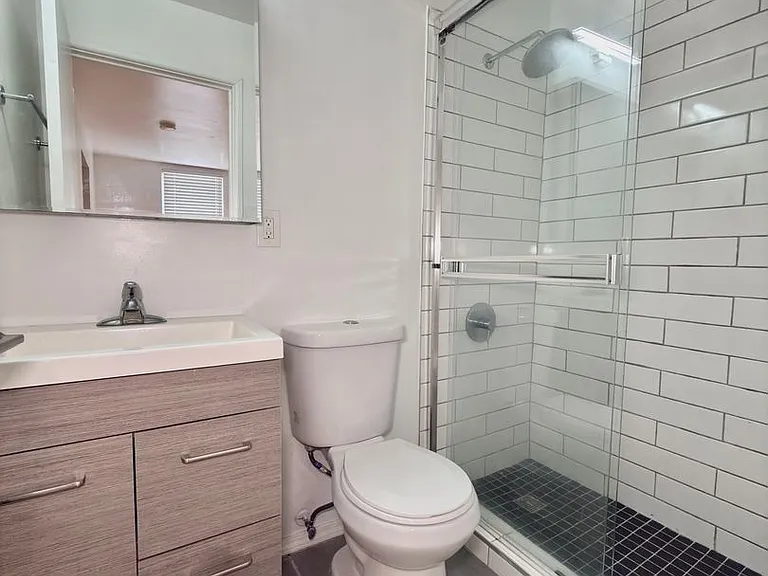139 E Clifton Ave — Photo 13