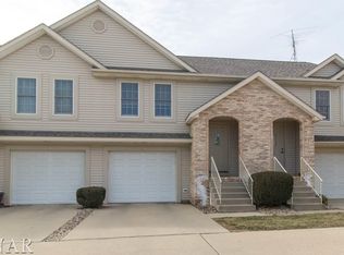 415 Park Creek Ct, Normal, IL 61761