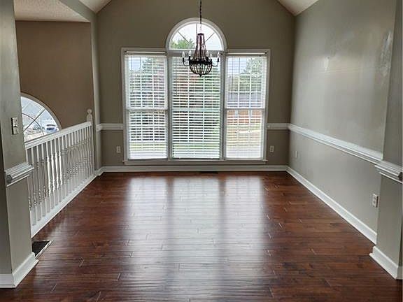 5th image of 12 Green Apple Ct