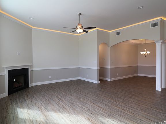3rd image of 104 Turnberry Dr