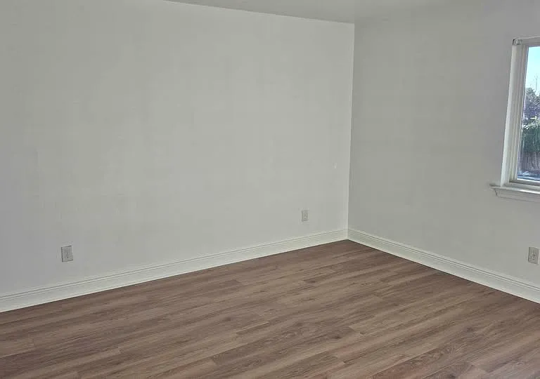 4555 Queenswood Dr — Photo 13