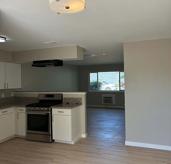 135 Cook St #3 — Photo 1