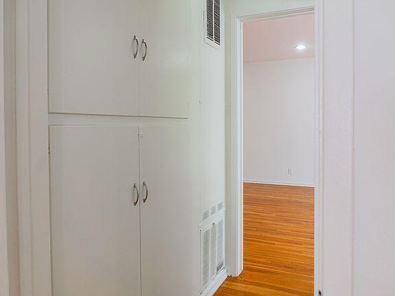 4th image of 3009 Arizona Ave APT 2