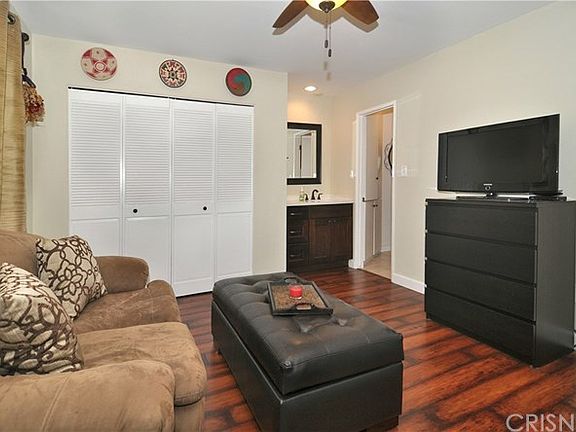 5th image of 519 E Providencia Ave