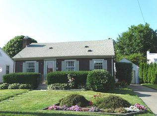 58 Maple Ave, Middletown, RI 02842