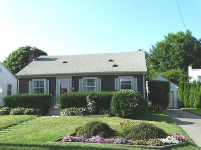 58 Maple Ave, Middletown, RI, 02842