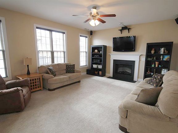 Family Rm-FP & wired for SS