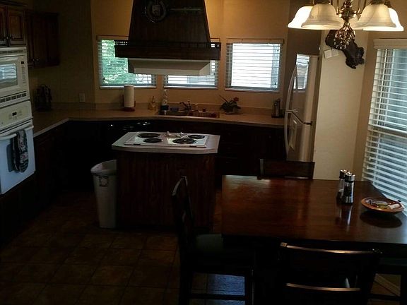 4th image of 17916 Mac Arthur Dr