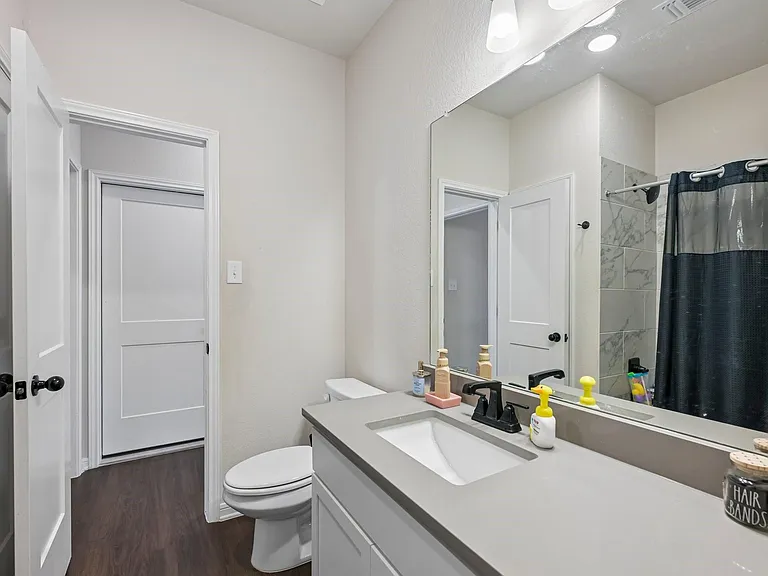 716 Killam Dr — Photo 18